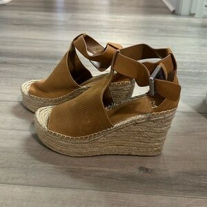 Marc Fisher wedges size 7.5